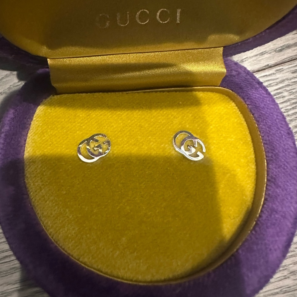 Gucci Double G Stud Earrings white gold